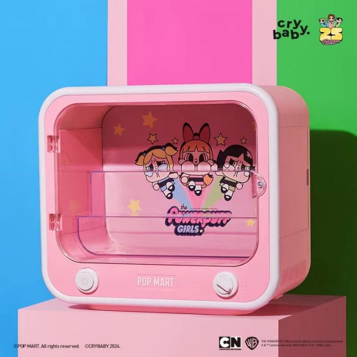 Pop Mart 泡泡瑪特 - Crybaby 飛天小女警系列週邊 發光電視機展示盒